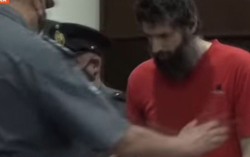 El presunto homicida se cree un gato y su respuesta es maullar durante el juicio / T13