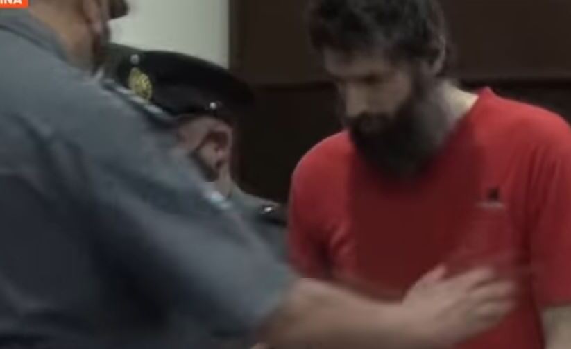 El presunto homicida se cree un gato y su respuesta es maullar durante el juicio / T13