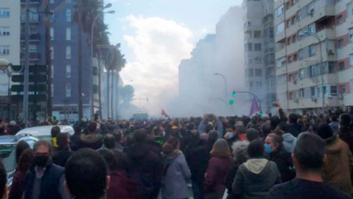 Cargas policiales en Cádiz