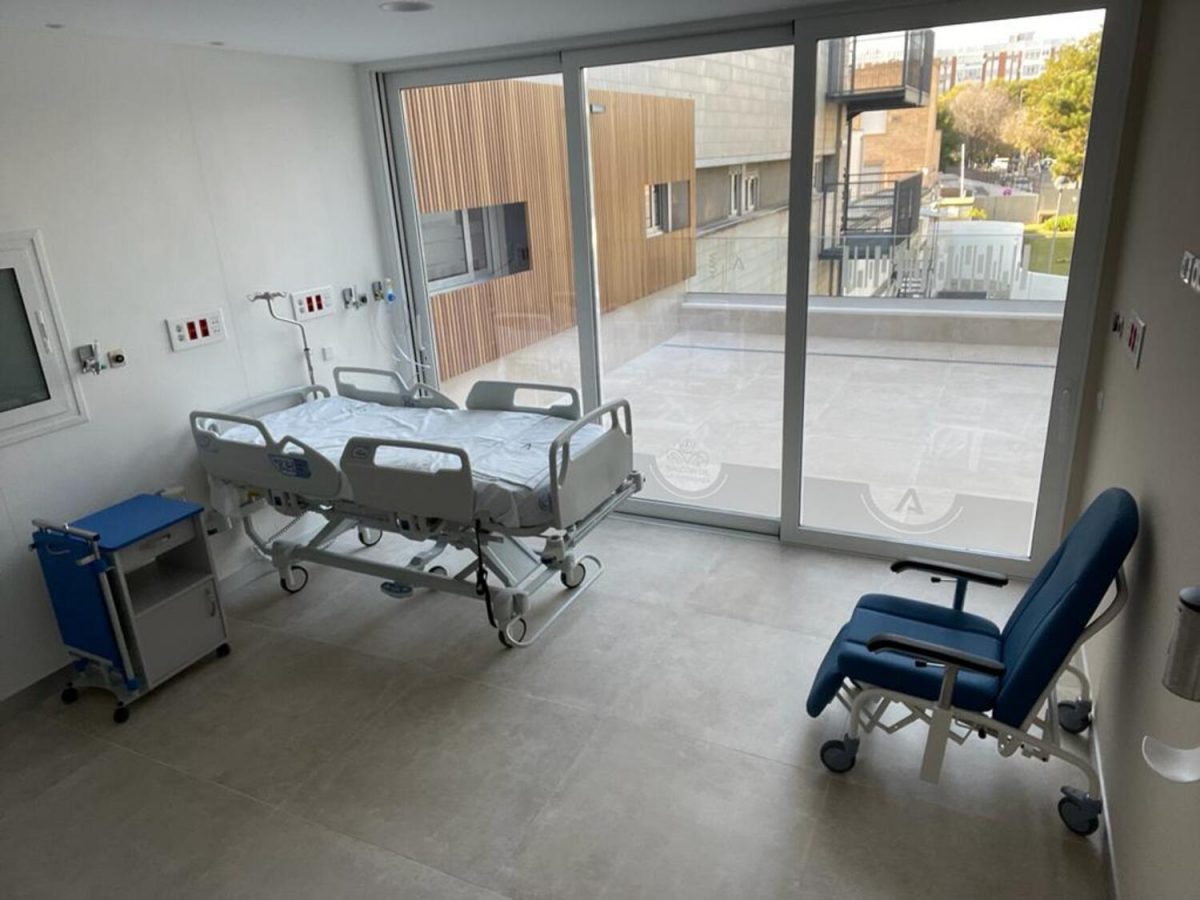 Balcón de la Esperanza en el Hospital Macarena / HUVM