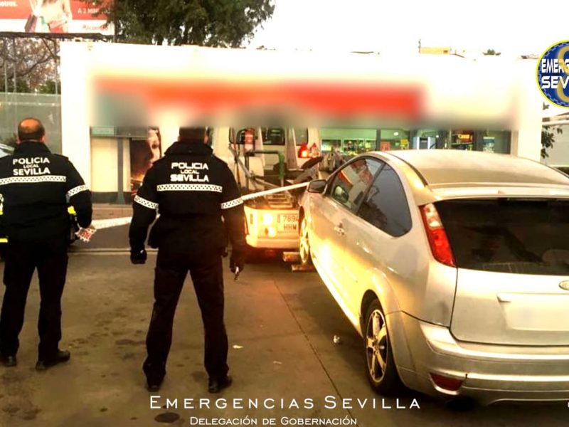 Localizaron a los fugitivos en una gasolinera / ES
