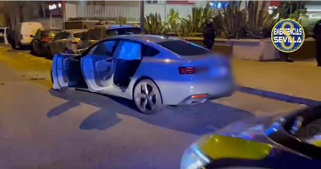 El vehículo chocó contra otros cinco / ES