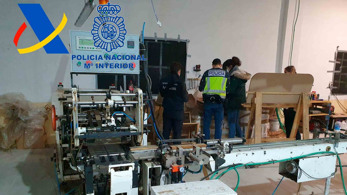 Fábrica ilegal de cigarrillos