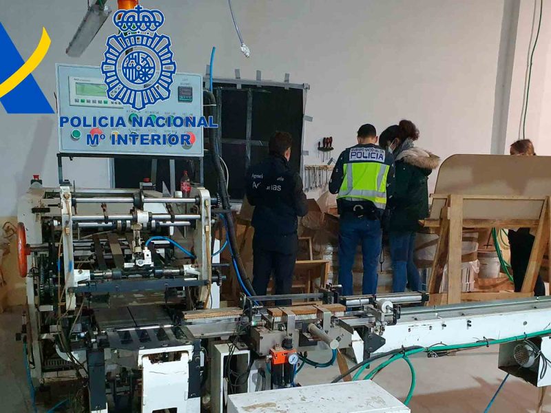 Fábrica ilegal de cigarrillos