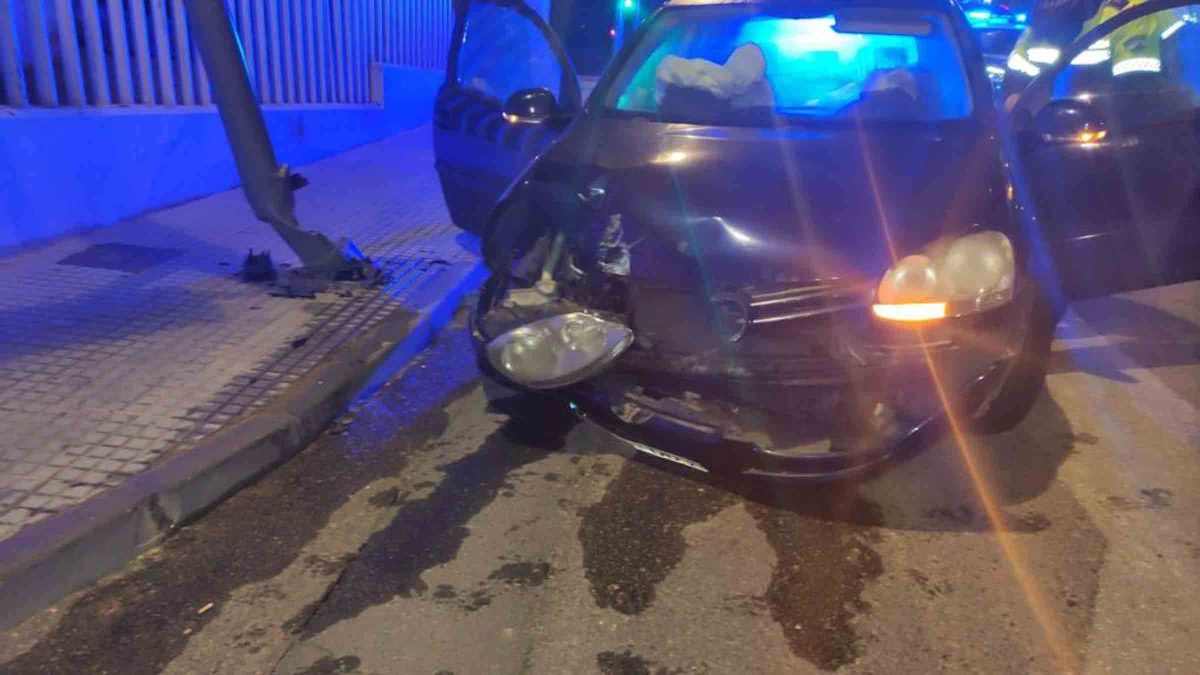 Accidente de tráfico en Tomares / Policía Local