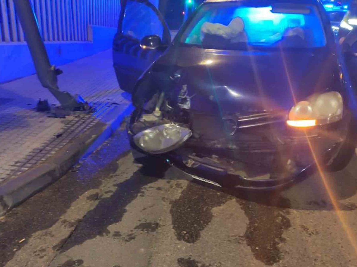 Accidente de tráfico en Tomares / Policía Local