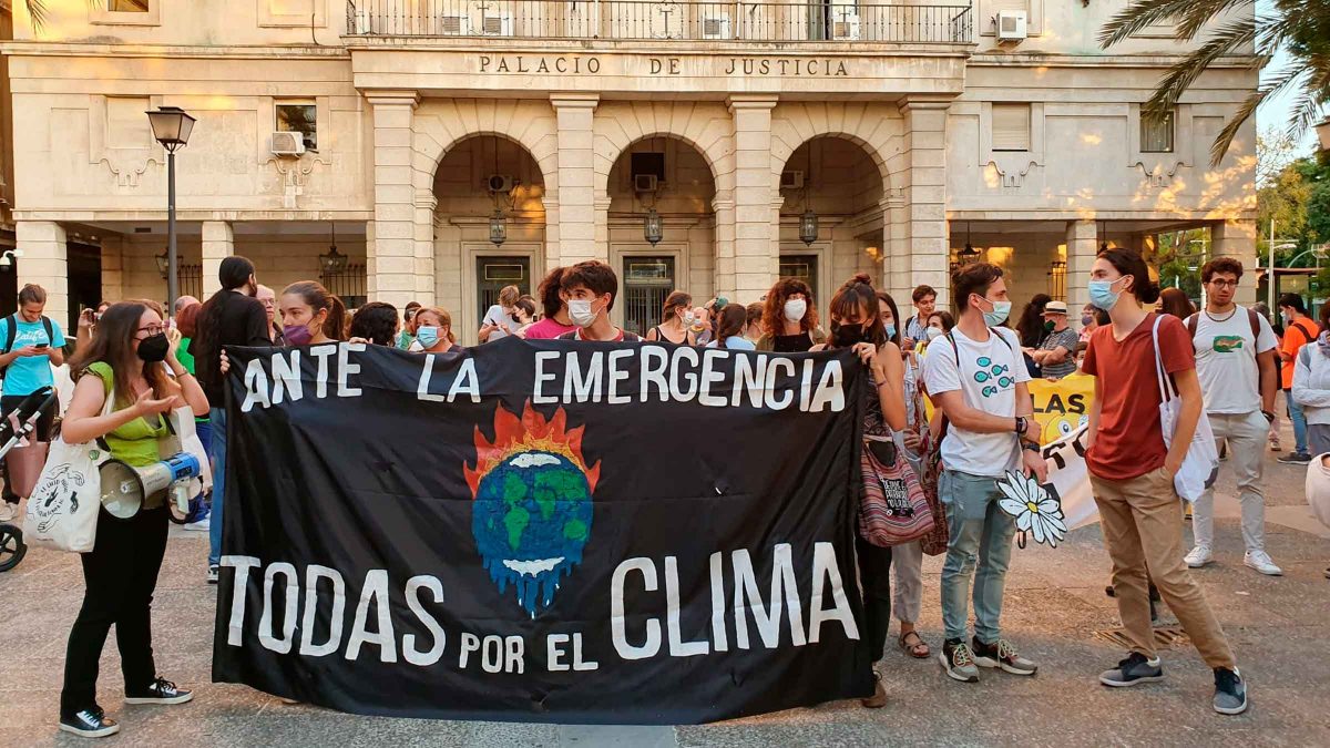 Imagen de una manifestación contra el cambio climático en Sevilla organizada por Fridays For Future Sevilla / SA
