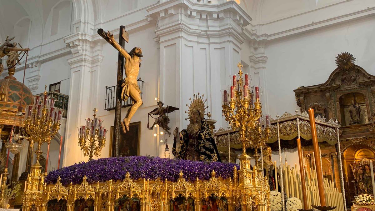 El Cristo de Santa Cruz en su templo