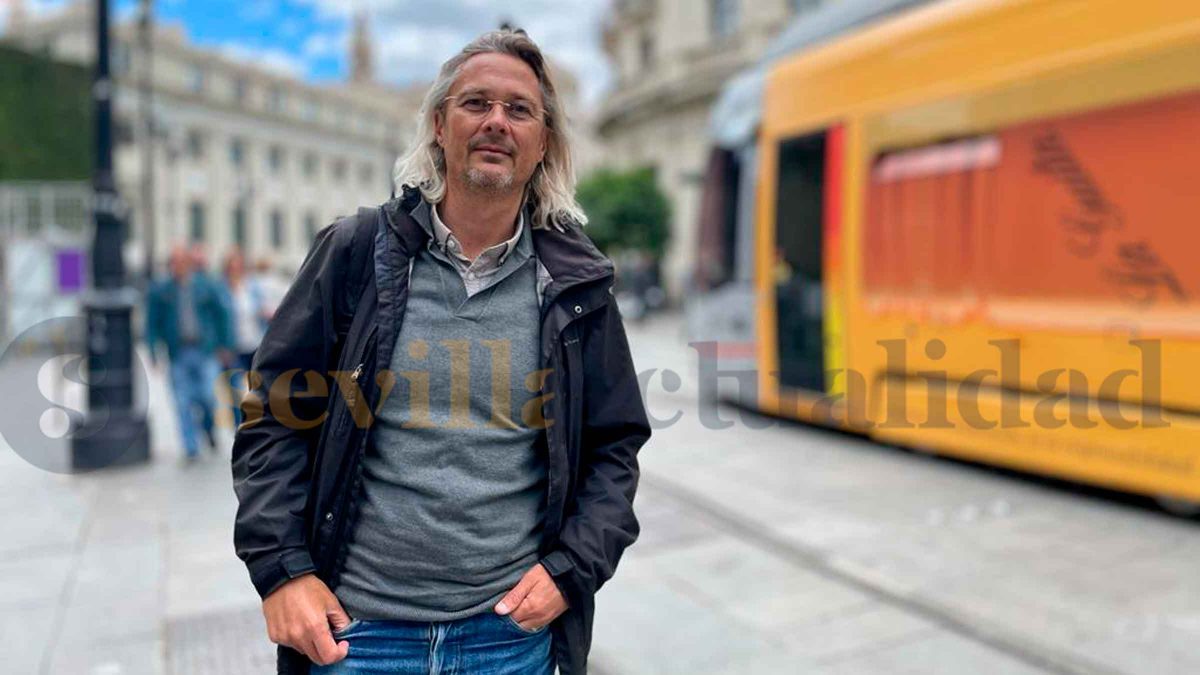 Eduardo del Campo, guía turístico en la Expo92 / Clara Fajardo