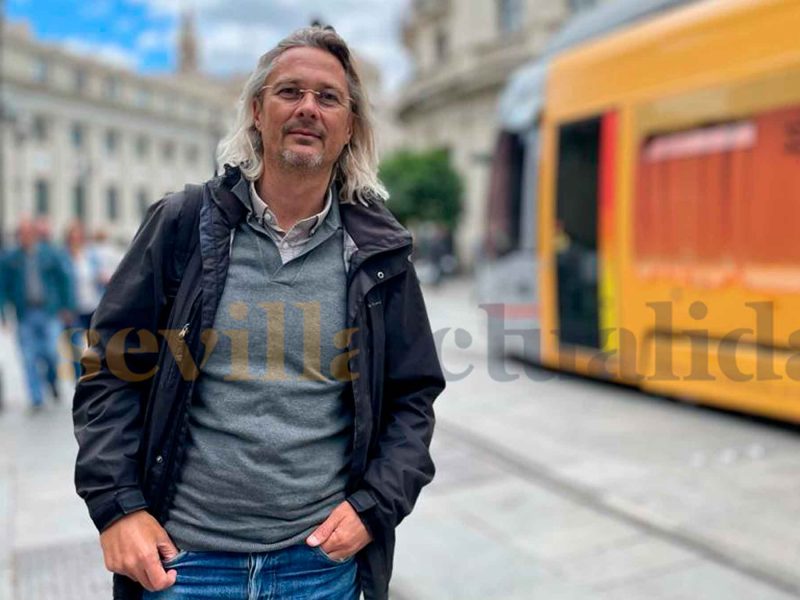 Eduardo del Campo, guía turístico en la Expo92 / Clara Fajardo