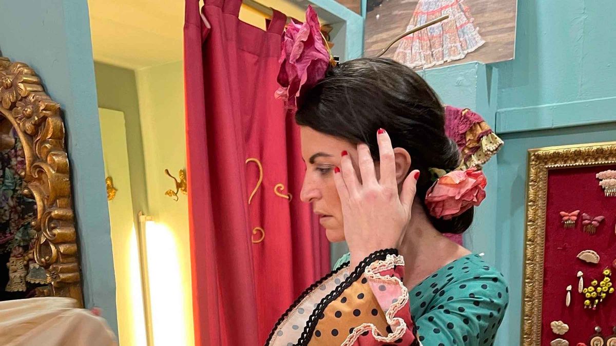 Macarena Olona en 2022 vestida de flamenca