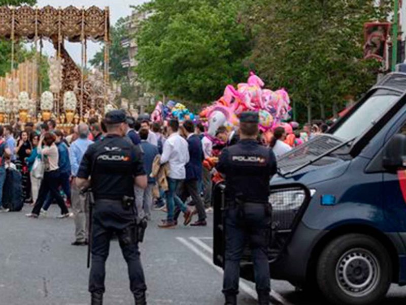 policia nacional en semana santa