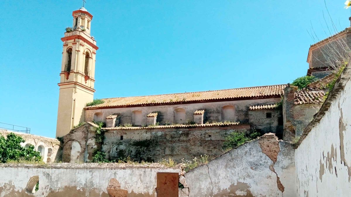 Restauración de una iglesia en La Campana (Sevilla)