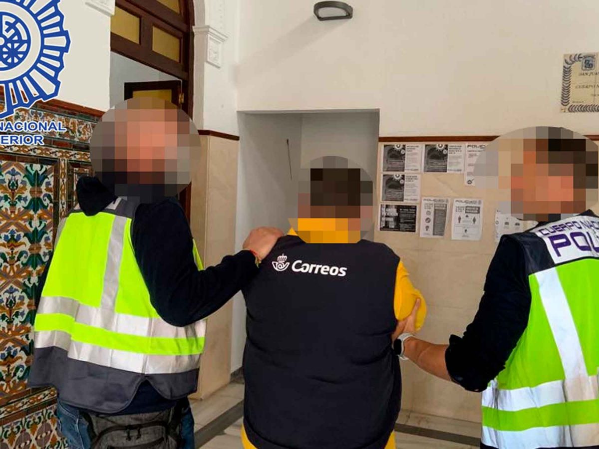 Detenido en Correos de San Juan de Aznalfarache / AD