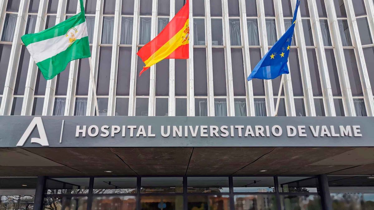 Fachada del Hospital de Valme
