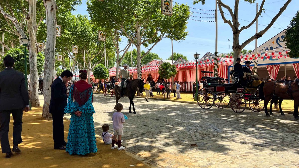 La tecnología 5G ayudará a los asistentes de la Feria de Sevilla a comunicarse con facilidad