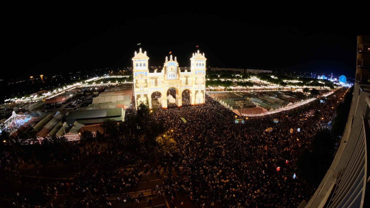 Portada de la Feria de Abril de Sevilla de 2022