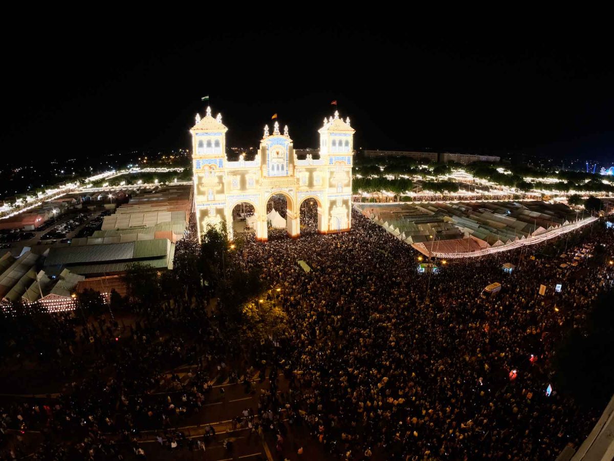 Portada de la Feria de Abril de Sevilla de 2022