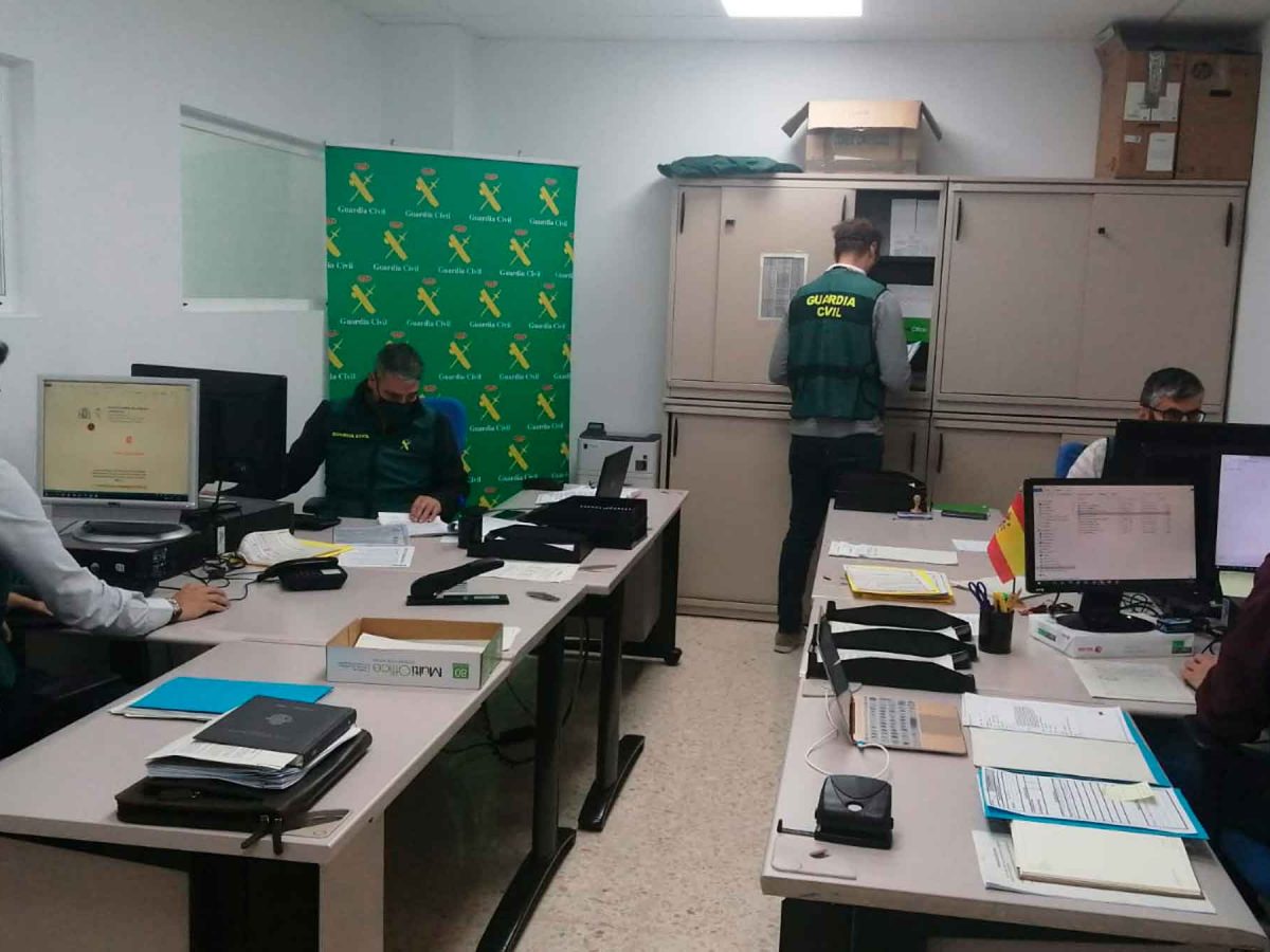 Imagen de la operación de la Guardia Civil / AD