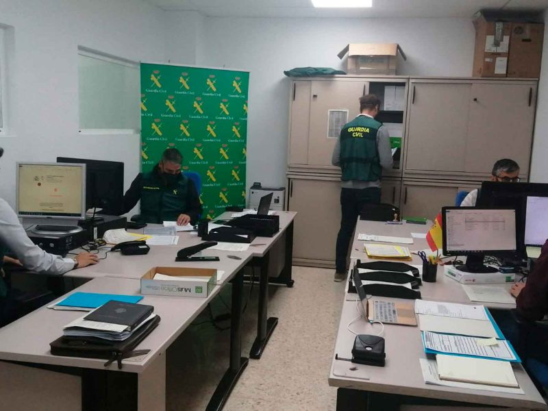 Imagen de la operación de la Guardia Civil / AD