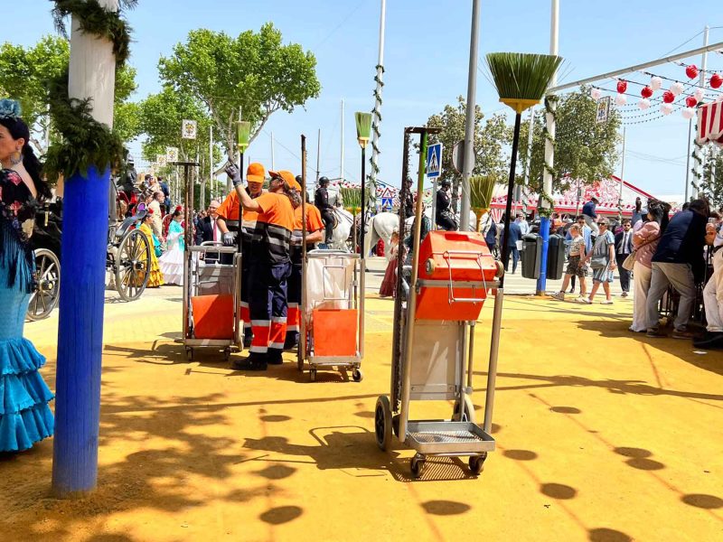 Como cada año, el dispositivo de limpieza de la Feria afrontará un gran desafío para mantener el Real limpio