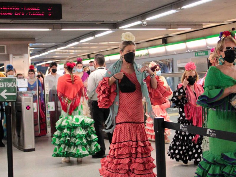 El metro se llenará de color y lunares en otra edición más de la Feria