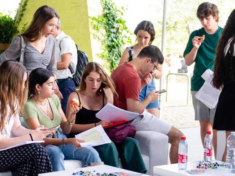 Alumnos preparándose para examinarse el curso pasado