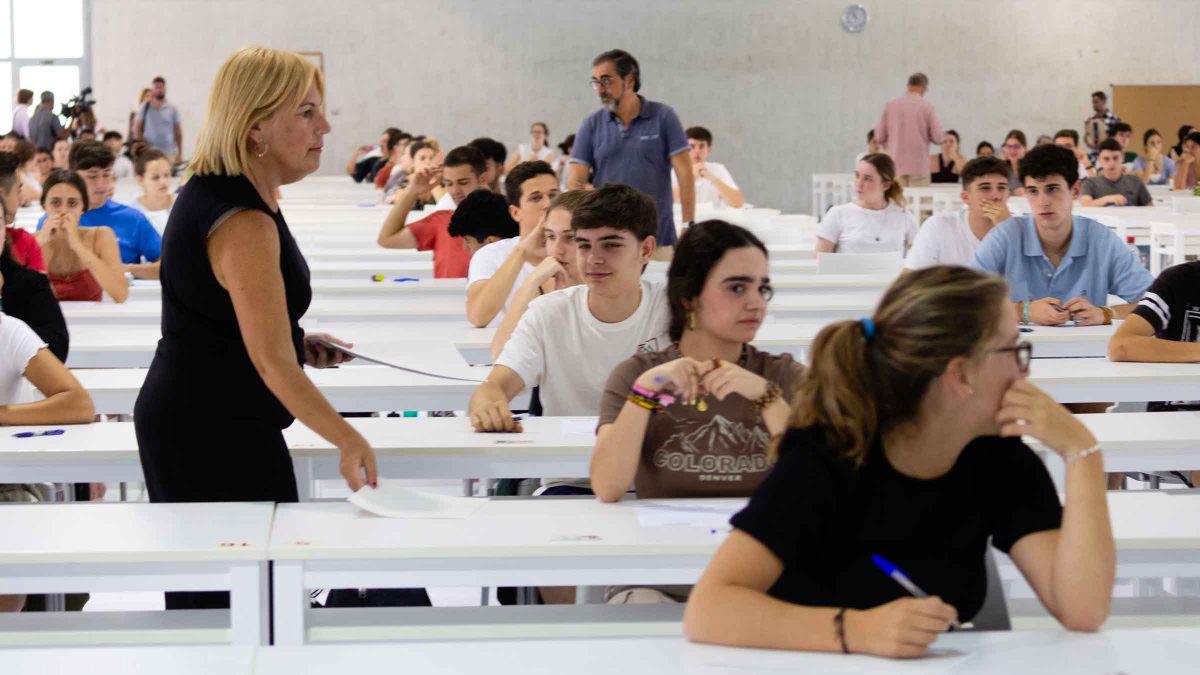 Alumnos examinándose de Selectividad en la UPO el pasado curso