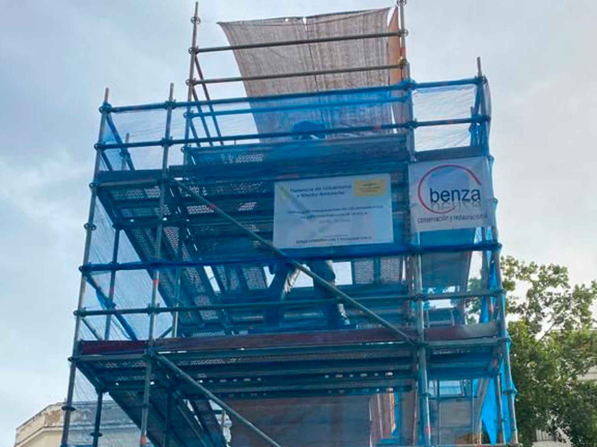 Obras en la la estatua de Daoiz.