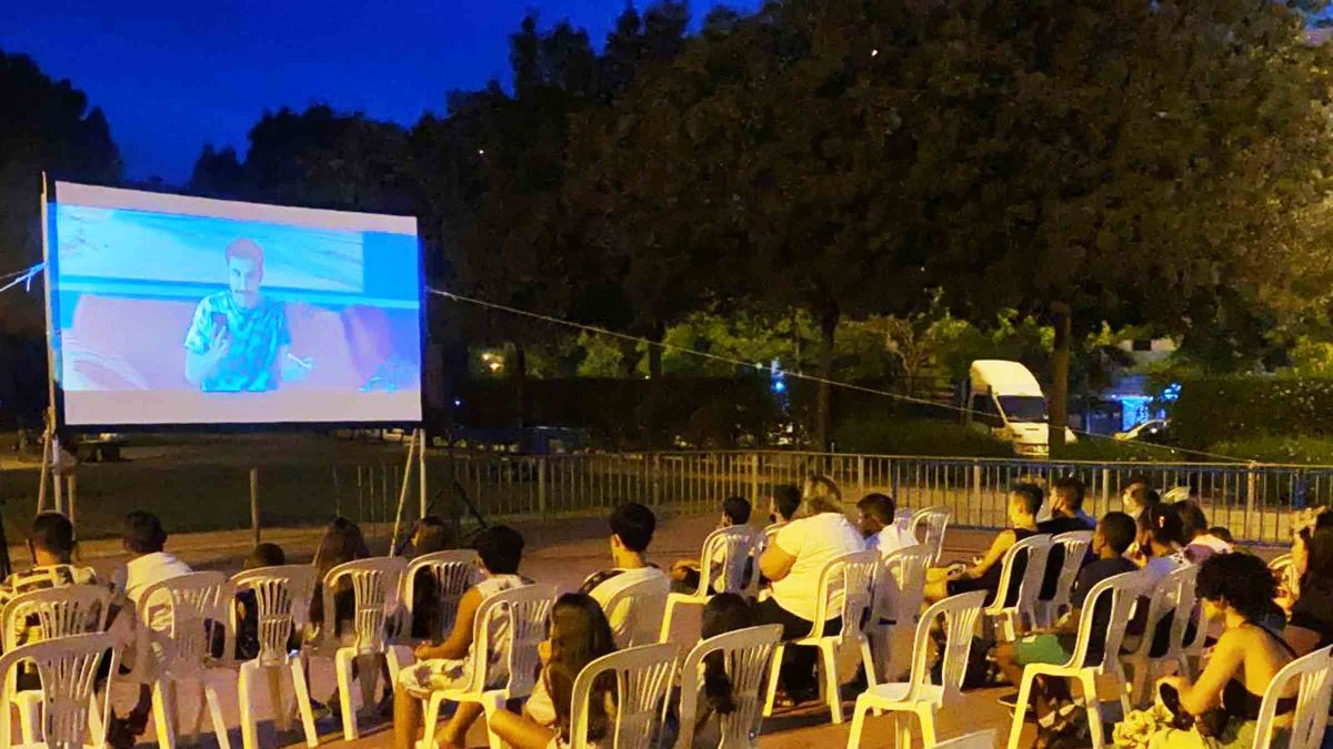 Imagen de un cine de verano en el pasado año
