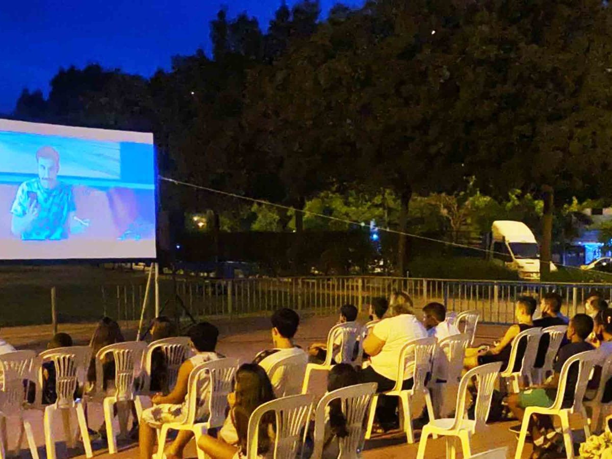 Imagen de un cine de verano en el pasado año