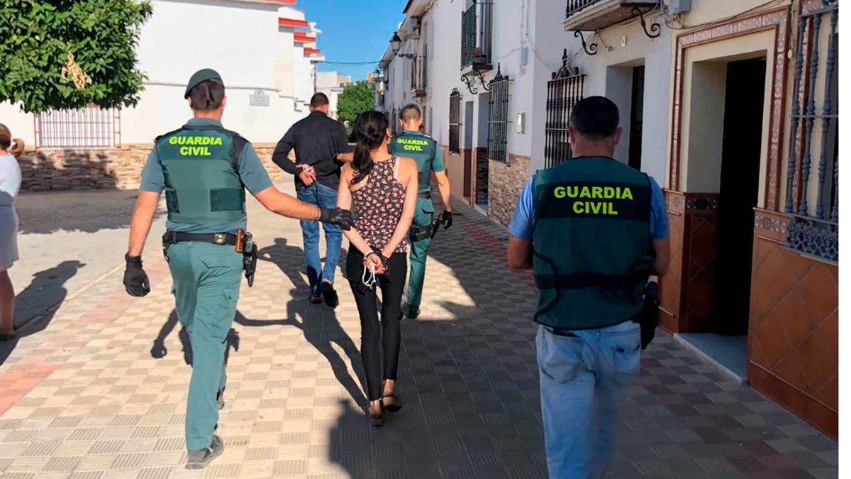 Imagen de la operación antidroga en Sanlúcar La Mayor / AD