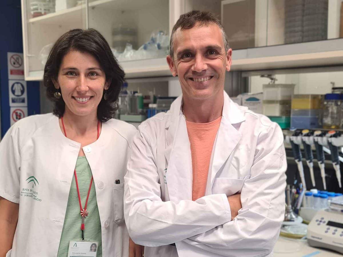 Investigadores del IBIS Diana Aguilar Morante y Daniel Gómez Cabello