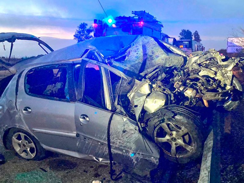 accidente mortal entre un coche y un turismo en Guillena / SA