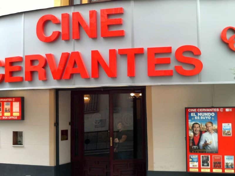 Cine Cervantes, en la calle Amor de Dios