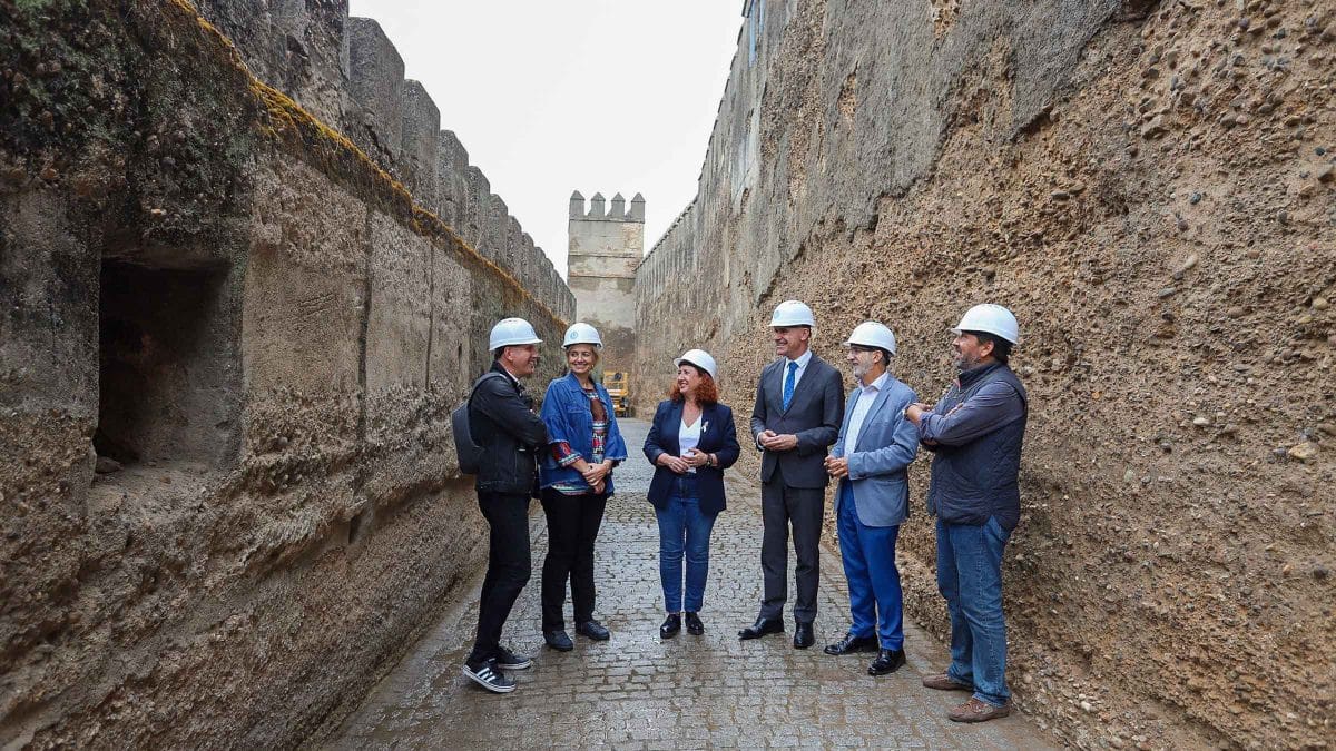 Obras en la Muralla de la Macarena / SA