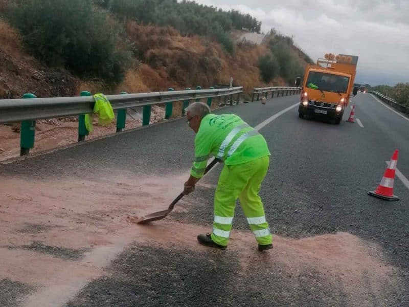 Imagen de algunas de las consecuencias de las fuertes lluvias en la Sierra Sur de Sevilla / AD