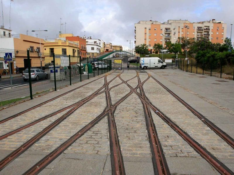 Vías del tranvía de Alcalá de Guadaíra / SA