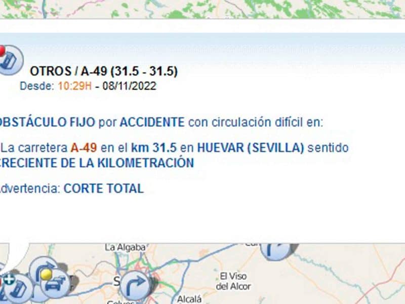 Imagen del lugar donde se está produciendo la retención en la A-49 por estar la vía cortada / AD