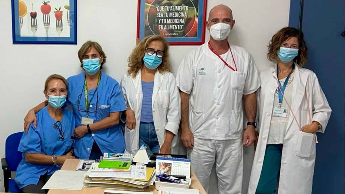 Imagen del equipo endocrino del Virgen del Rocío / SA