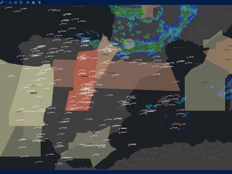 Imagen del espacio aéreo español a propósito del paso del cohete chino / SA