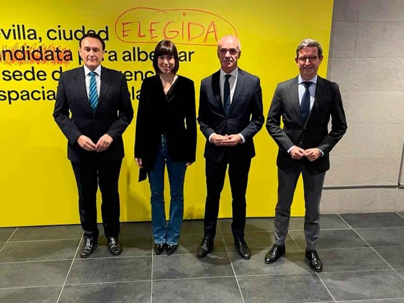Imagen de la visita de la ministra de Ciencia al CREA, sede de la Agencia Espacial Española / SA