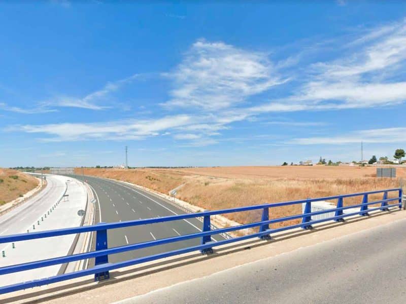 Cruce de la carretera SE-40 con la A-8051