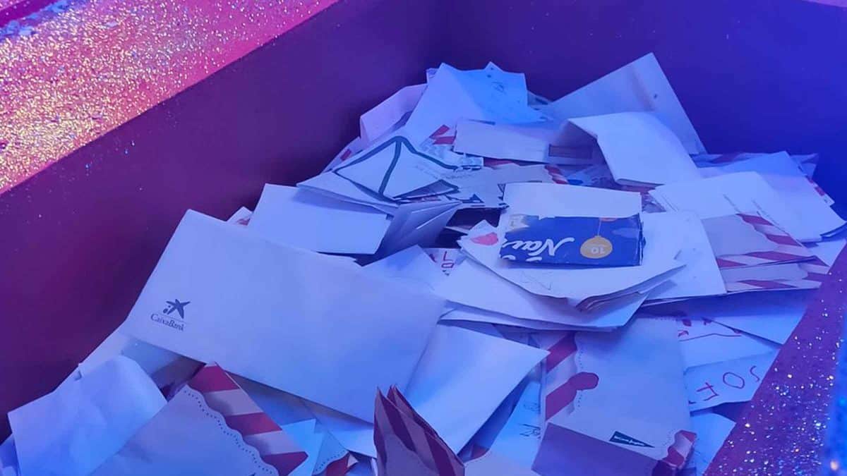 Imagen de las cartas recogidas por el Cartero Real