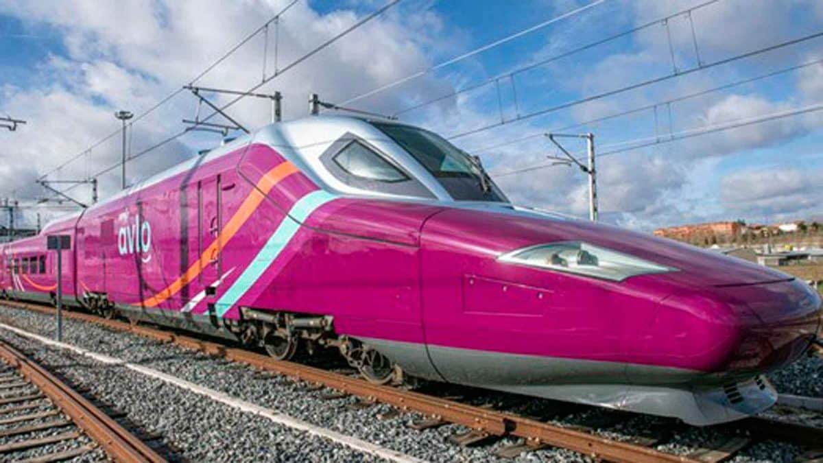 Exterior de uno de los trenes de la nueva flota Avlo