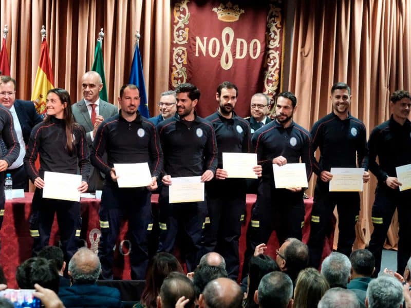 Entrega de distinciones por el Día del Bombero