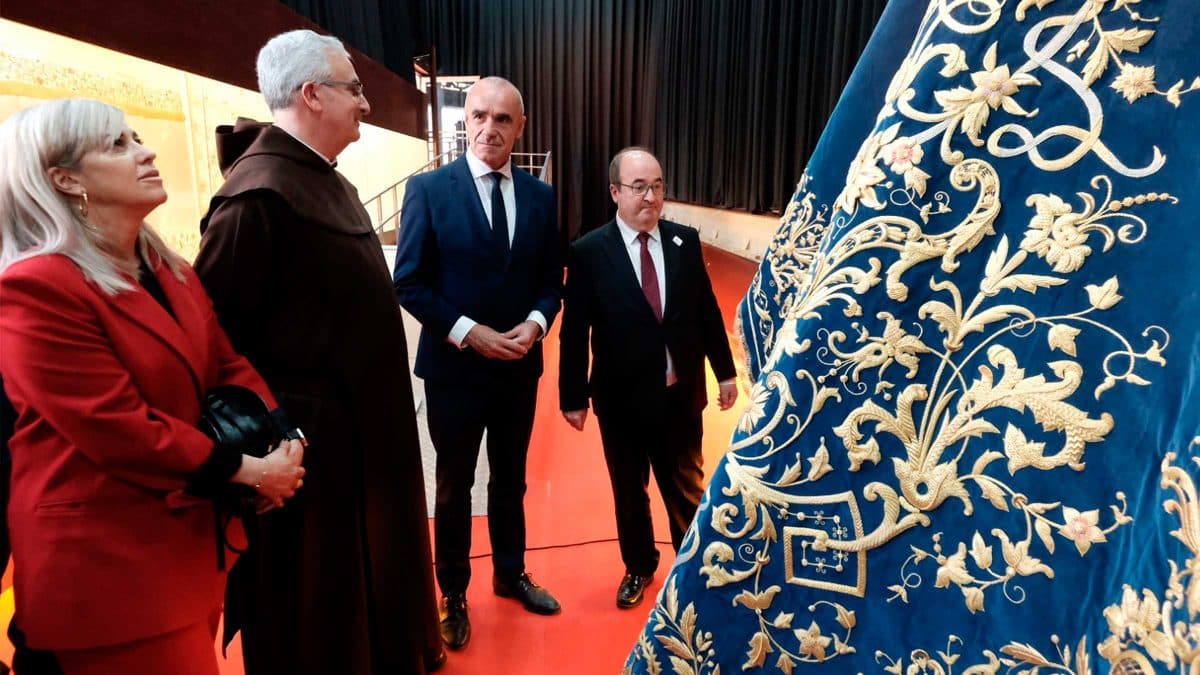 Exposición «Bordados de Dios», piezas textiles de arte sacro