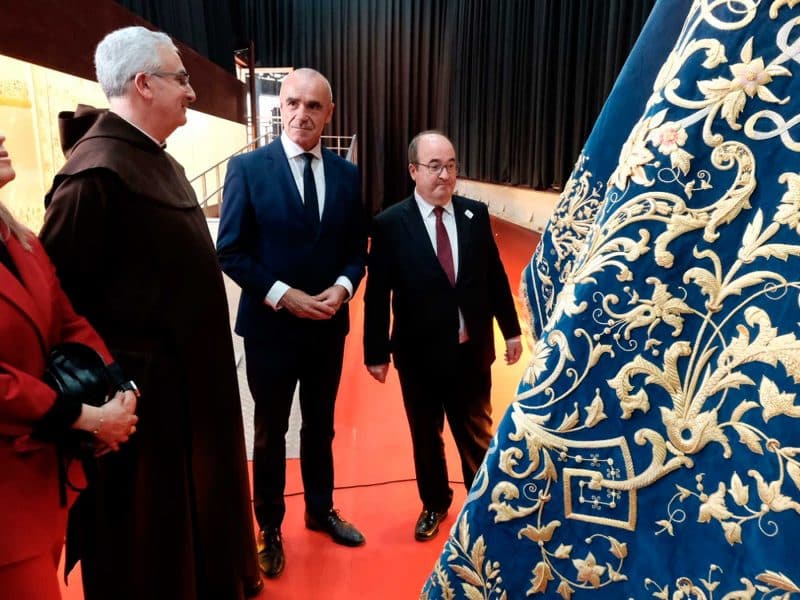 Exposición «Bordados de Dios», piezas textiles de arte sacro