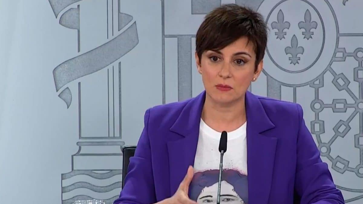 Isabel Rodríguez hablando sobre la ley de paridad entre hombres y mujeres