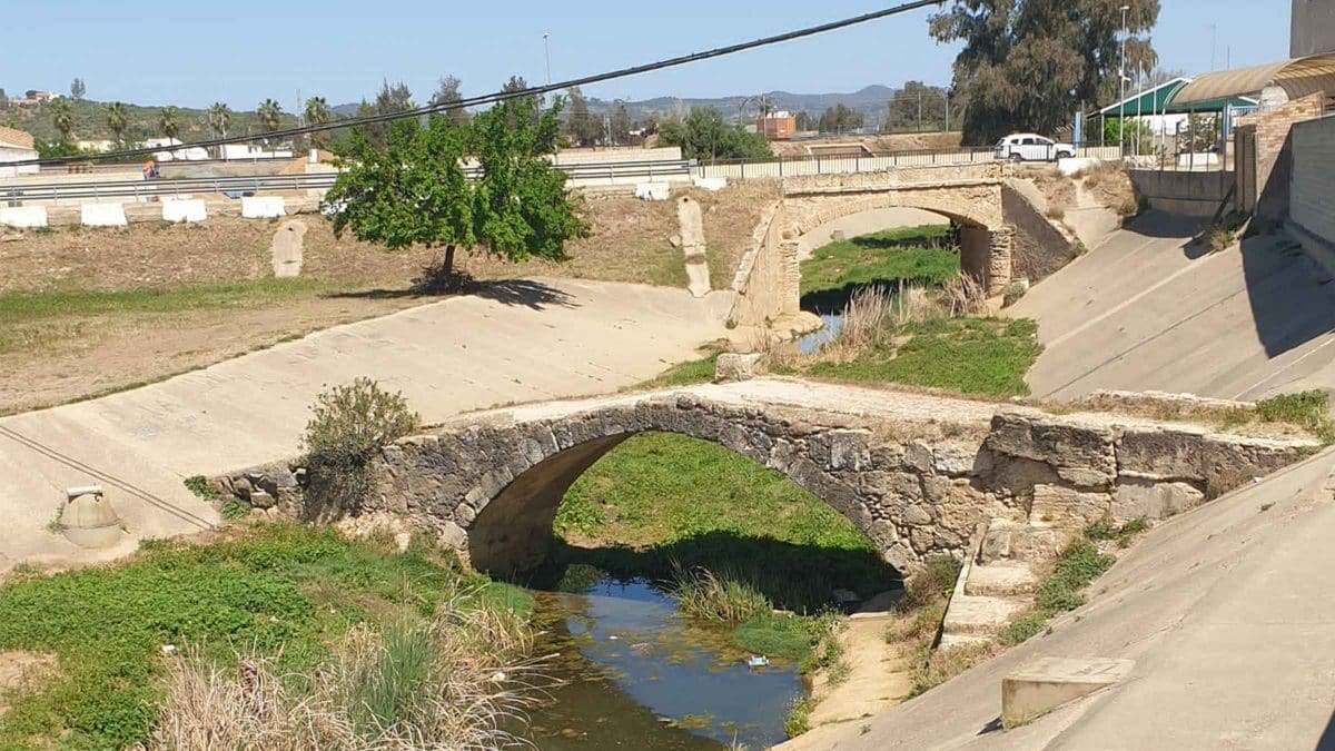 Cauce del arroyo Churre en Lora del Río